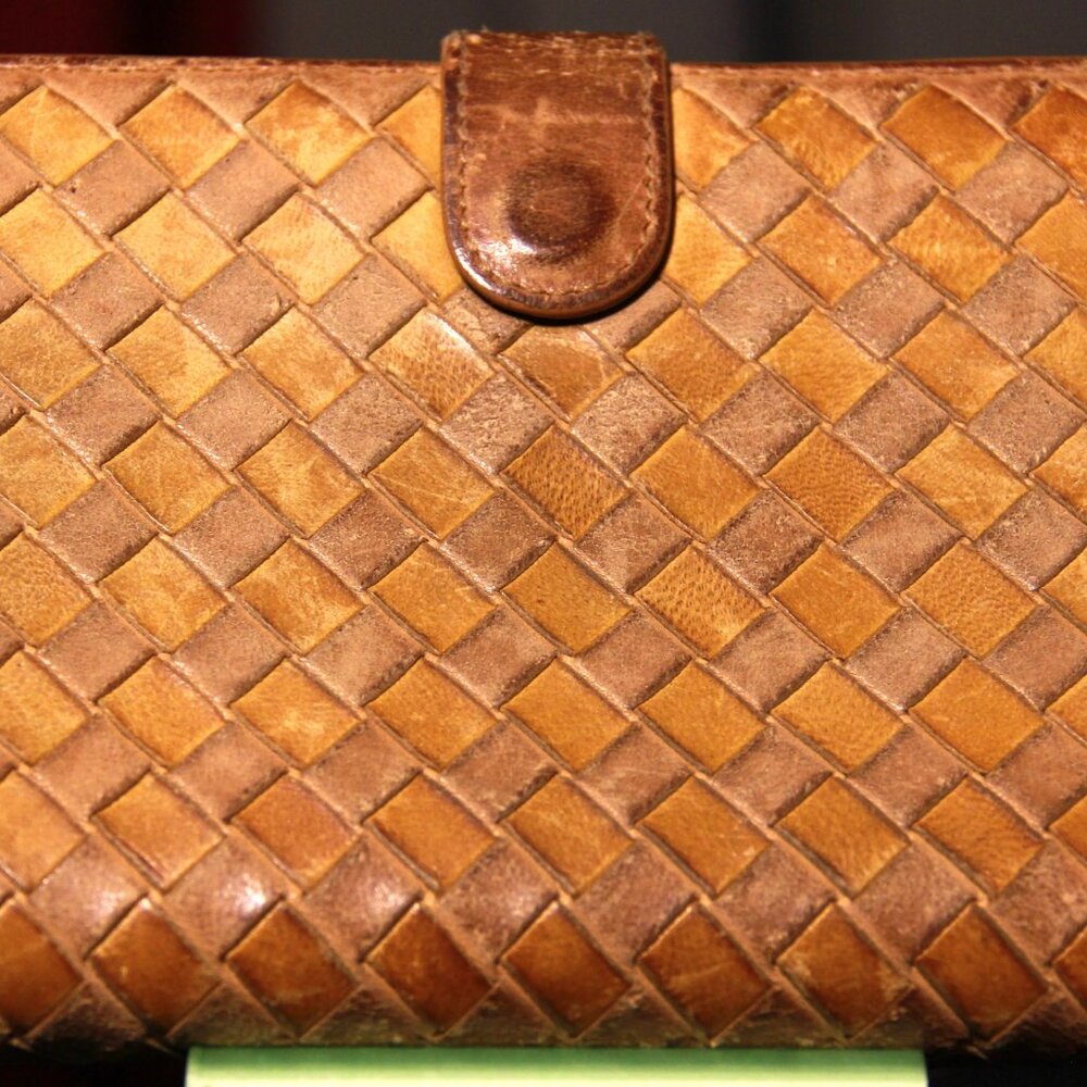 BOTTEGA VENETA INTRECCIATO LONG BIFOLD WALLET🌟💛